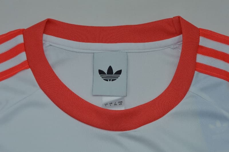 AAA Quality Liverpool 25/26 White Soccer Jersey 02