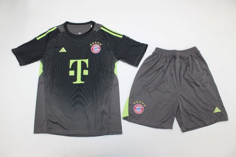 Kids Bayern Munich 25/26 Goalkeeper Grey Soccer Jersey And Shorts