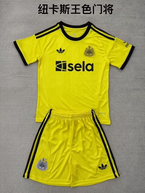 Kids Newcastle United 25/26 Goalkeeper Yellow Soccer Jersey And Shorts