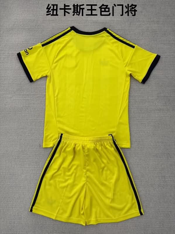 Kids Newcastle United 25/26 Goalkeeper Yellow Soccer Jersey And Shorts