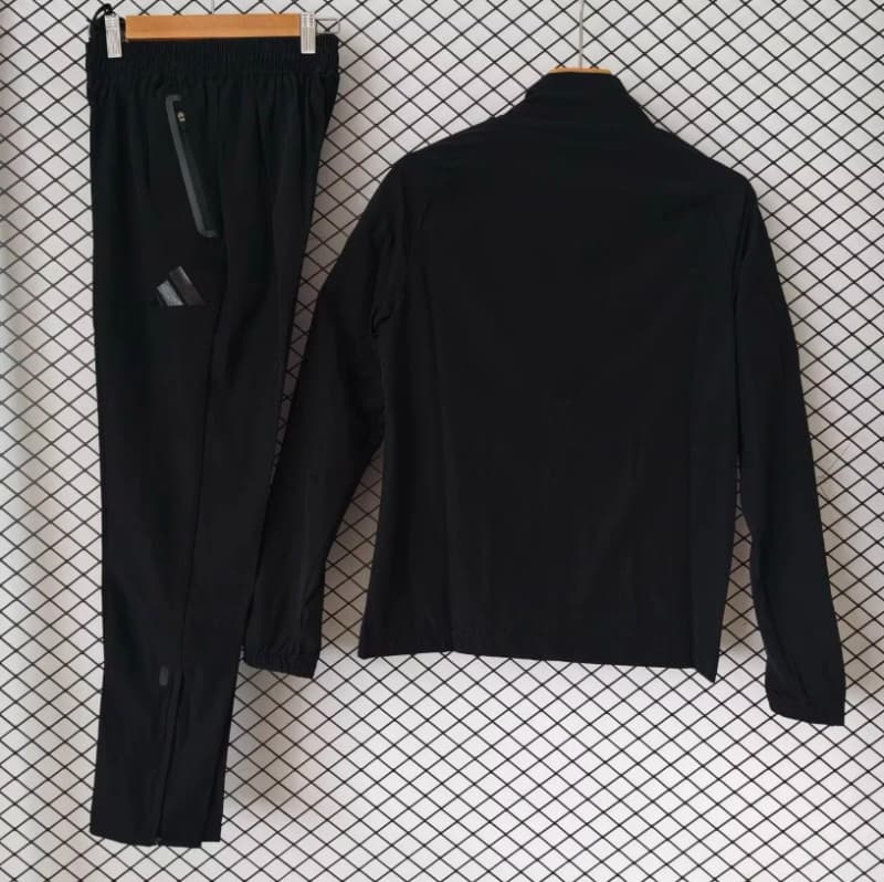 AAA Quality Juventus 25/26 Black Soccer Tracksuit 06