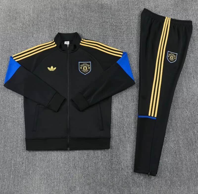 AAA Quality Manchester United 25/26 Black Soccer Tracksuit 08