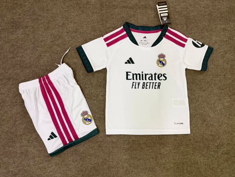 Kids Real Madrid 26/27 Home Soccer Jersey And Shorts (Leaked) Kids Real Madrid 26/27 Home Soccer Jersey And Shorts (Leaked)