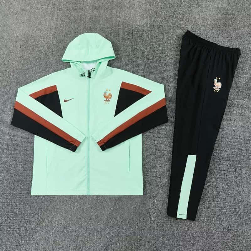 AAA Quality France 2026 Green Soccer Tracksuit 02