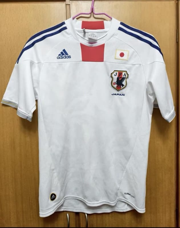 AAA Quality Japan 2010 Away Retro Soccer Jersey