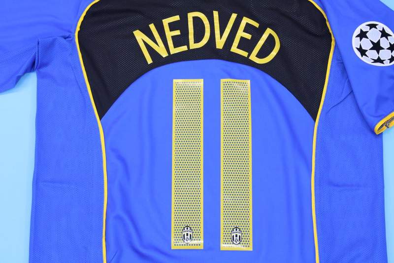 Juventus Soccer Jersey Away Retro Replica 2004/05