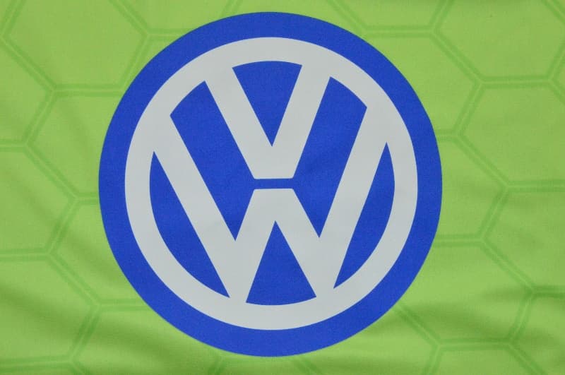 AAA Quality Wolfsburg 1997/98 Home Retro Soccer Jersey