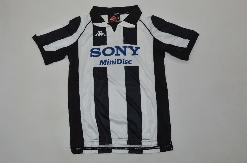 Kids Juventus 1997/98 Home Soccer Jersey And Shorts
